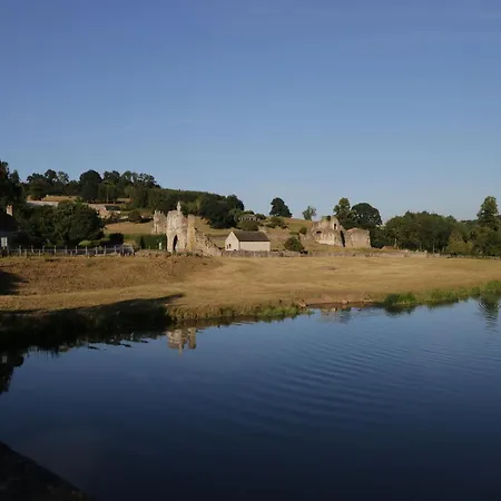 Middlegate Holiday home